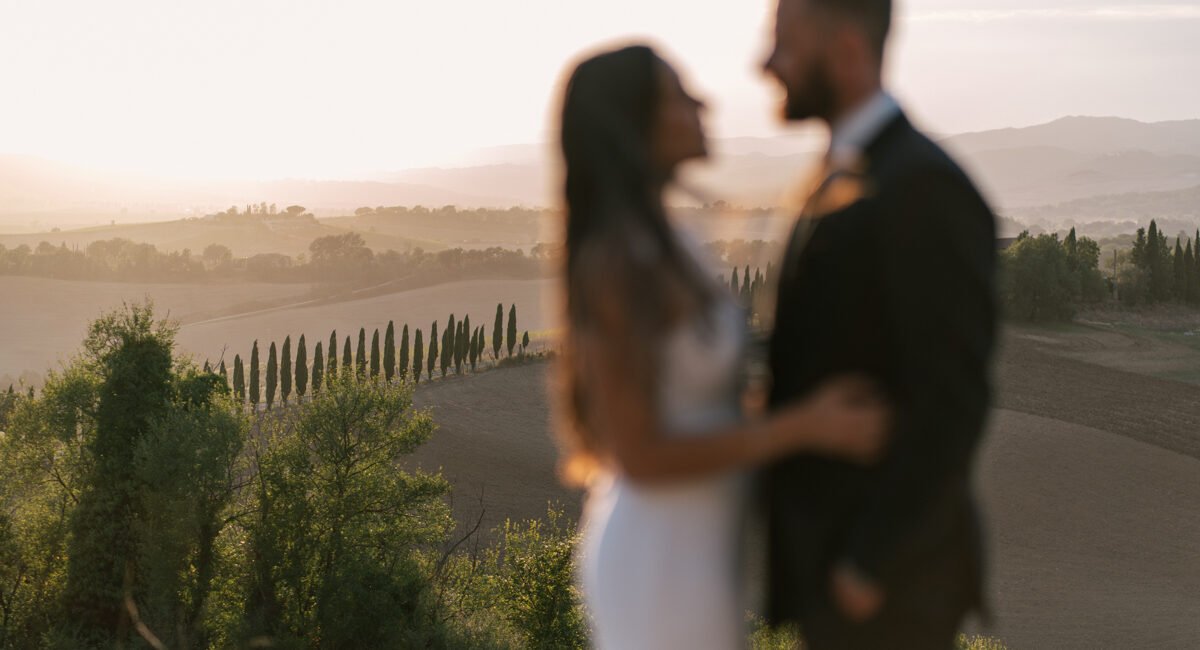 Tuscany wedding photographer capturing sunset portraits in Chianti