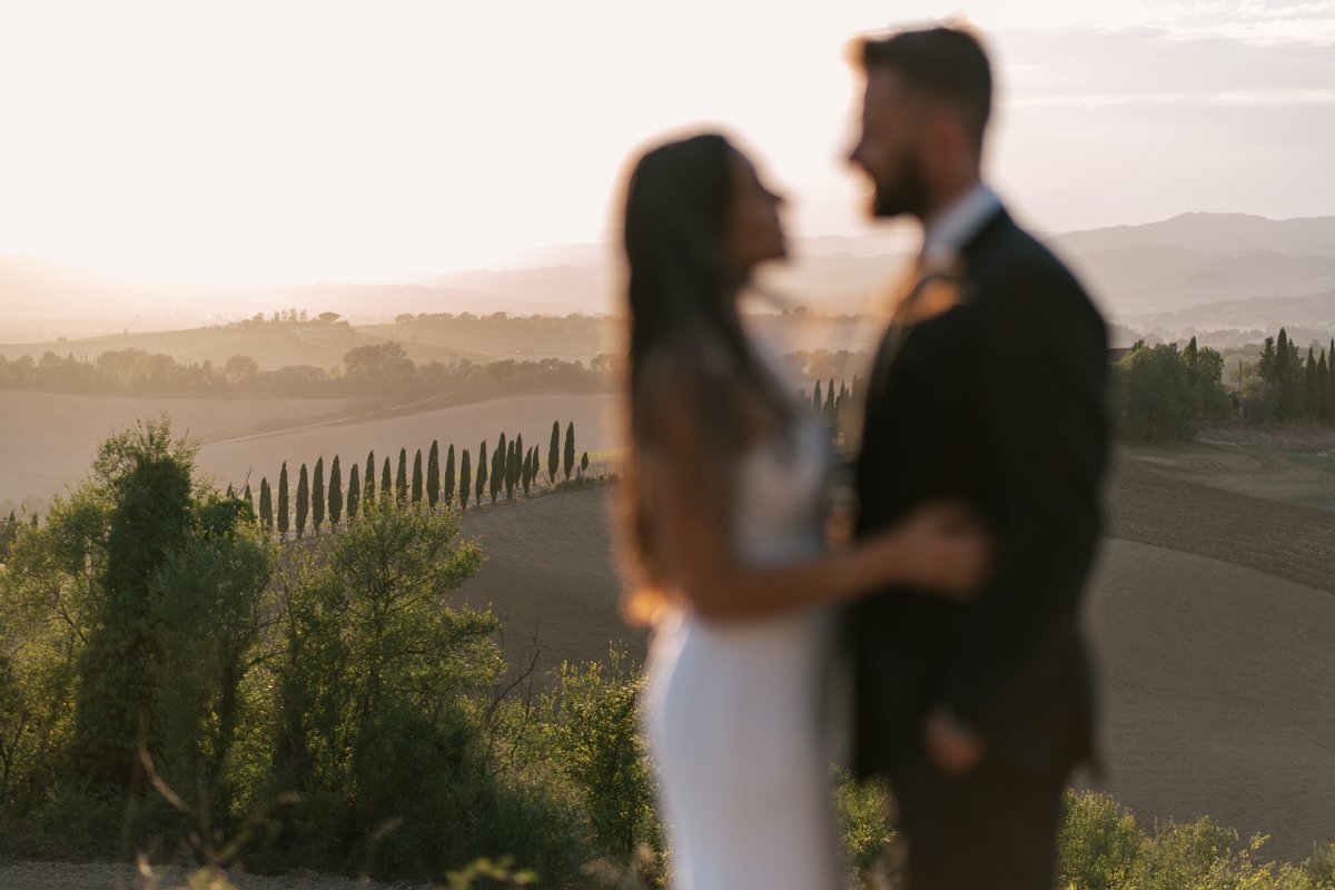 Tuscany wedding photographer capturing sunset portraits in Chianti